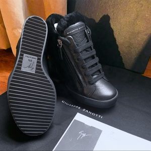 giuseppe zanotti NIB fur lined leather wedge